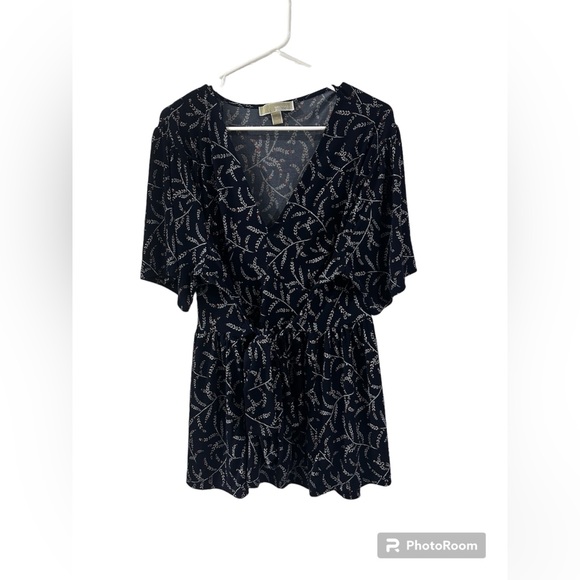 MICHAEL Michael Kors Tops - Michael Kors floral v neck tie blouse